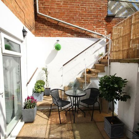 The Courtyard Apartment Leamington Spa Exterior photo